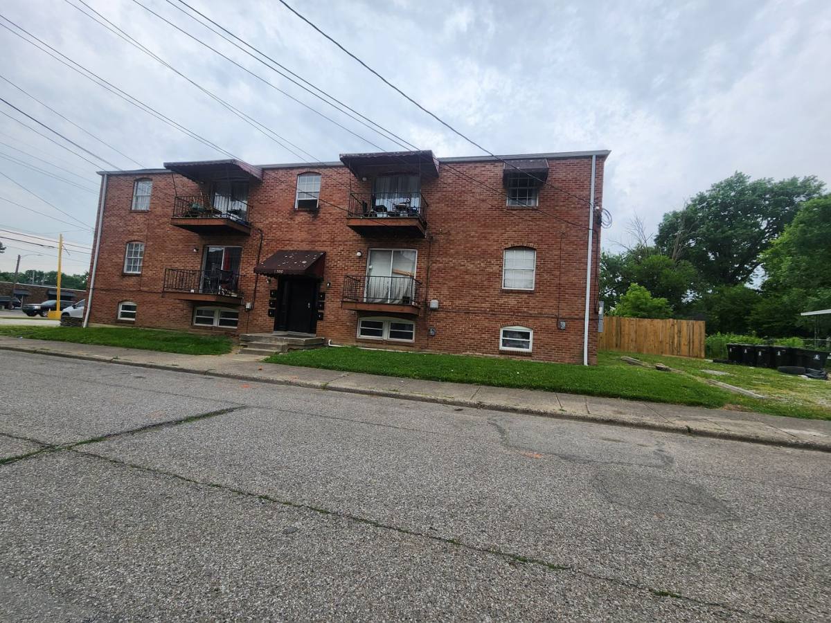 Apartment for rent at 1300 Oakwood Ave, Louisville, KY 40215