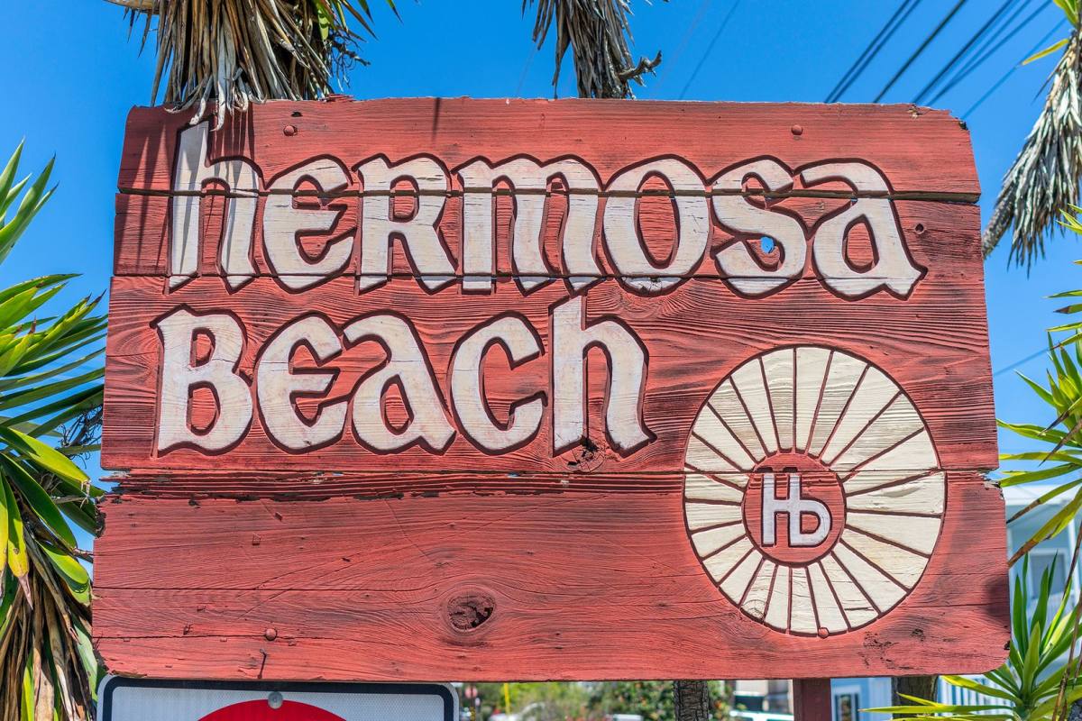 Apartment for rent at 1707 Pacific Coast Highway, Hermosa Beach, CA 90254