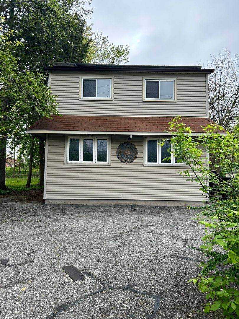 Apartment for rent at 46 Center Rd, Bedford, OH 44146