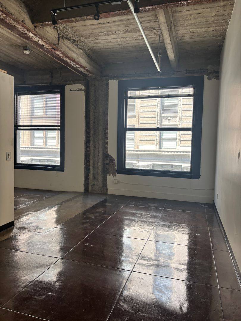 Apartment for rent at 411 S Main St, Los Angeles, CA 90013