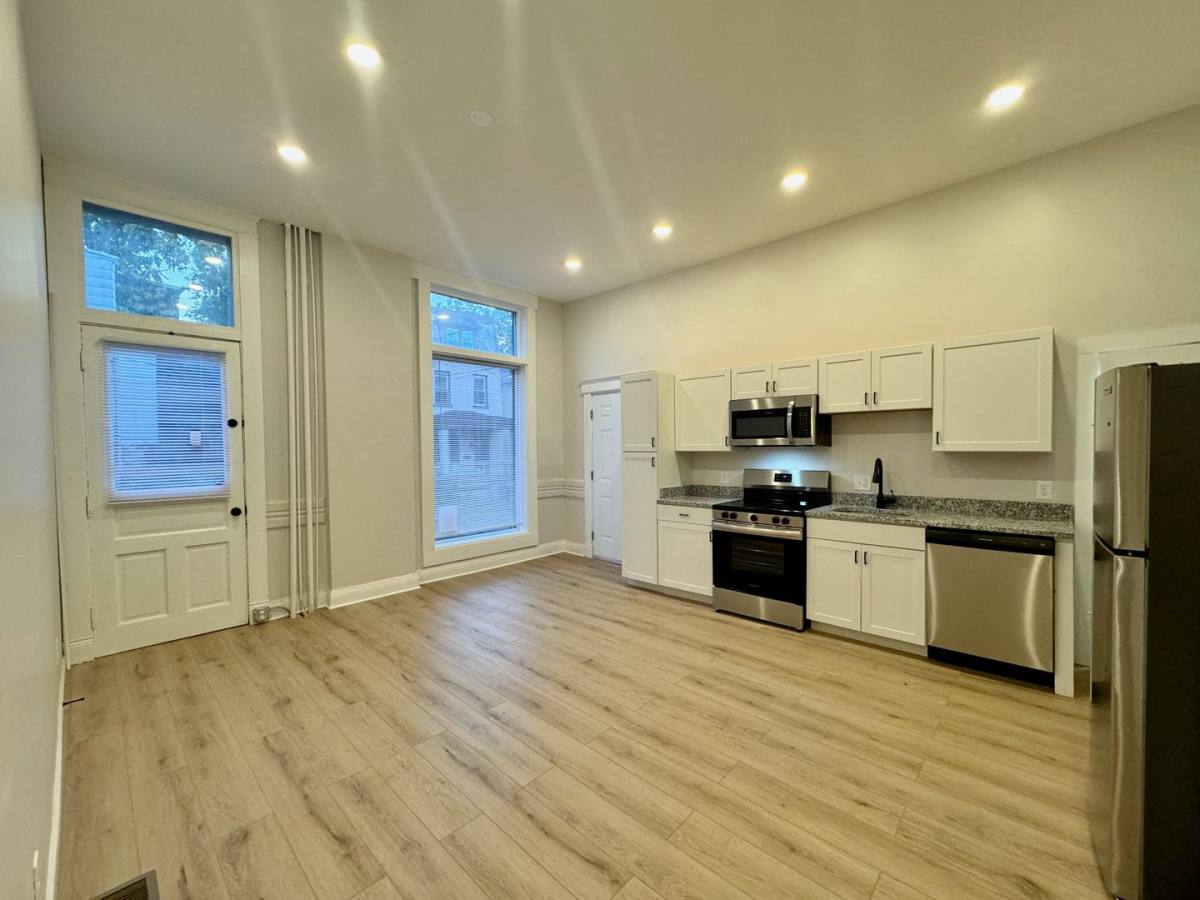 Apartment for rent at 335 W McMillan St, Cincinnati, OH 45219
