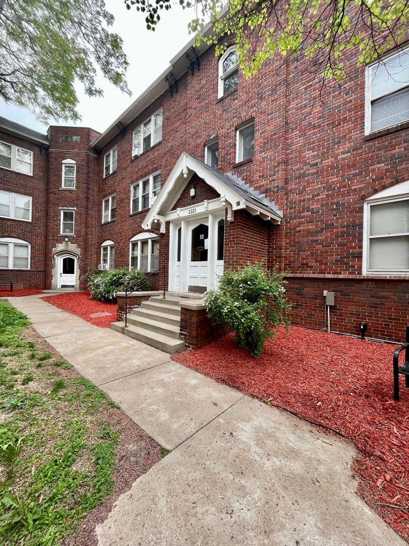 Apartment for rent at 2221 Jones St, Omaha, NE 68102