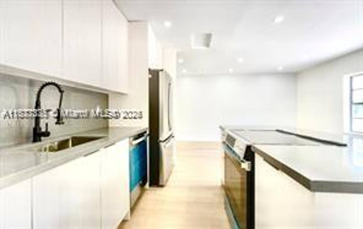 House for rent at 1615 NE 9th St, Fort Lauderdale, FL 33304