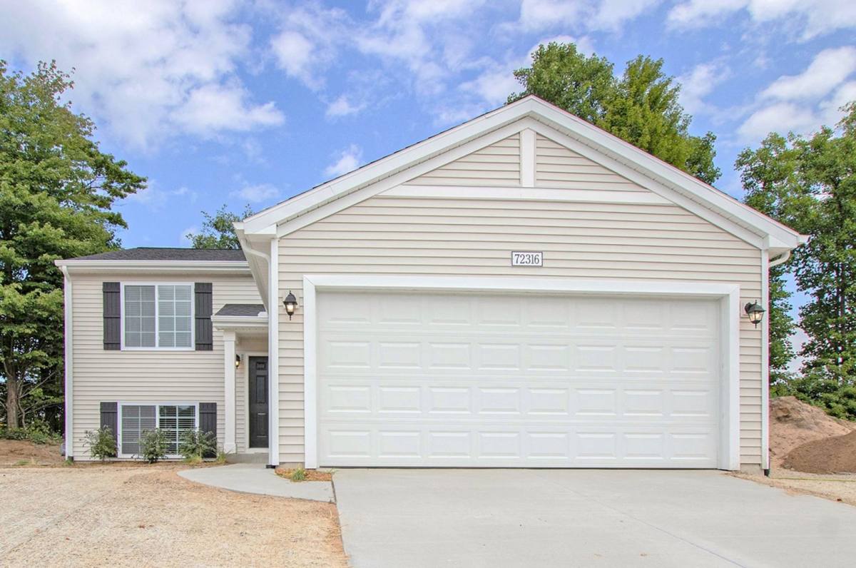 House for rent at 72316 Beacon Court, South Haven, MI 49090