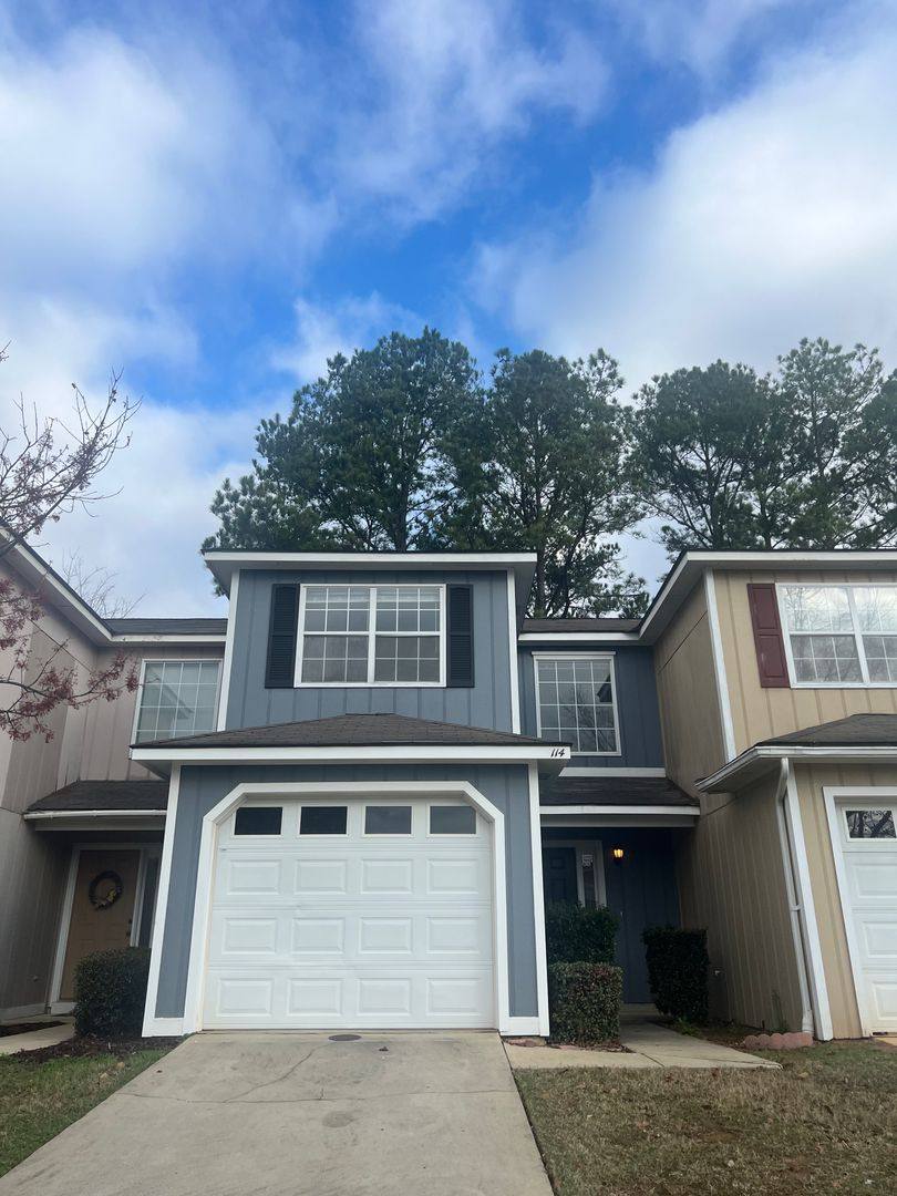 Townhouse for rent at 114 Commons Dr, Enterprise, AL 36330