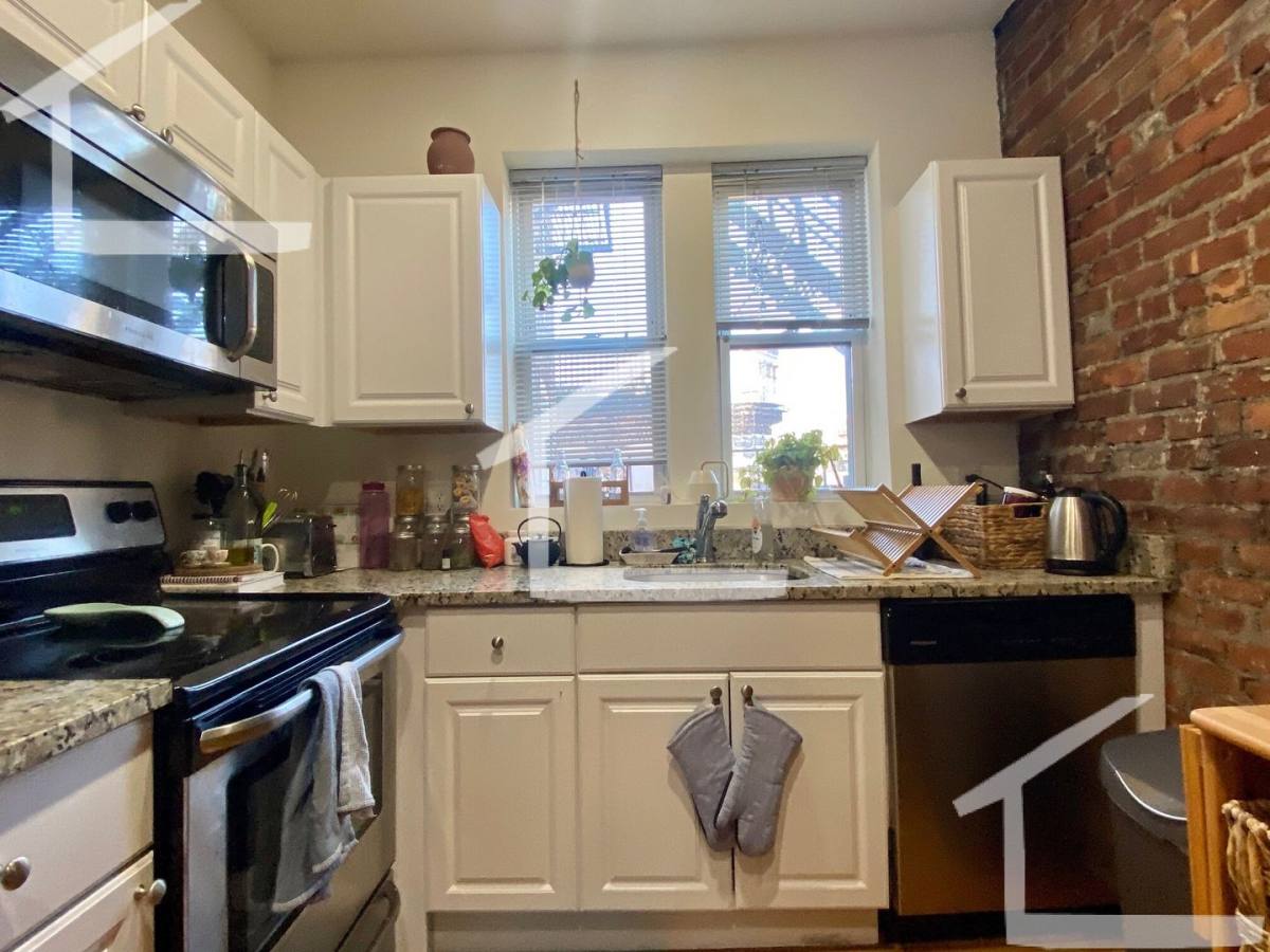 Apartment for rent at 6 Cleveland Place #13, Boston, MA 02113