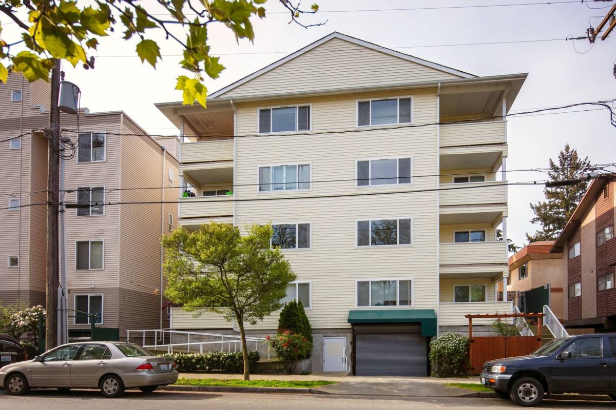 Apartment for rent at 2113 N 107th St, Seattle, WA 98133