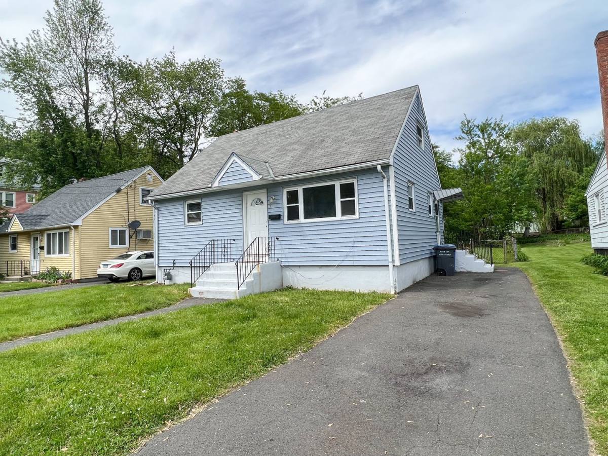 Apartment for rent at 54 Vineland Terrace, Hartford, CT 06112