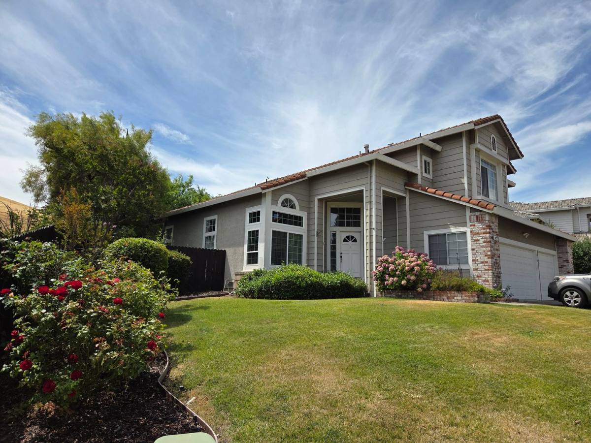 Apartment for rent at 3225 Bear Creek Dr, Fairfield, CA 94534