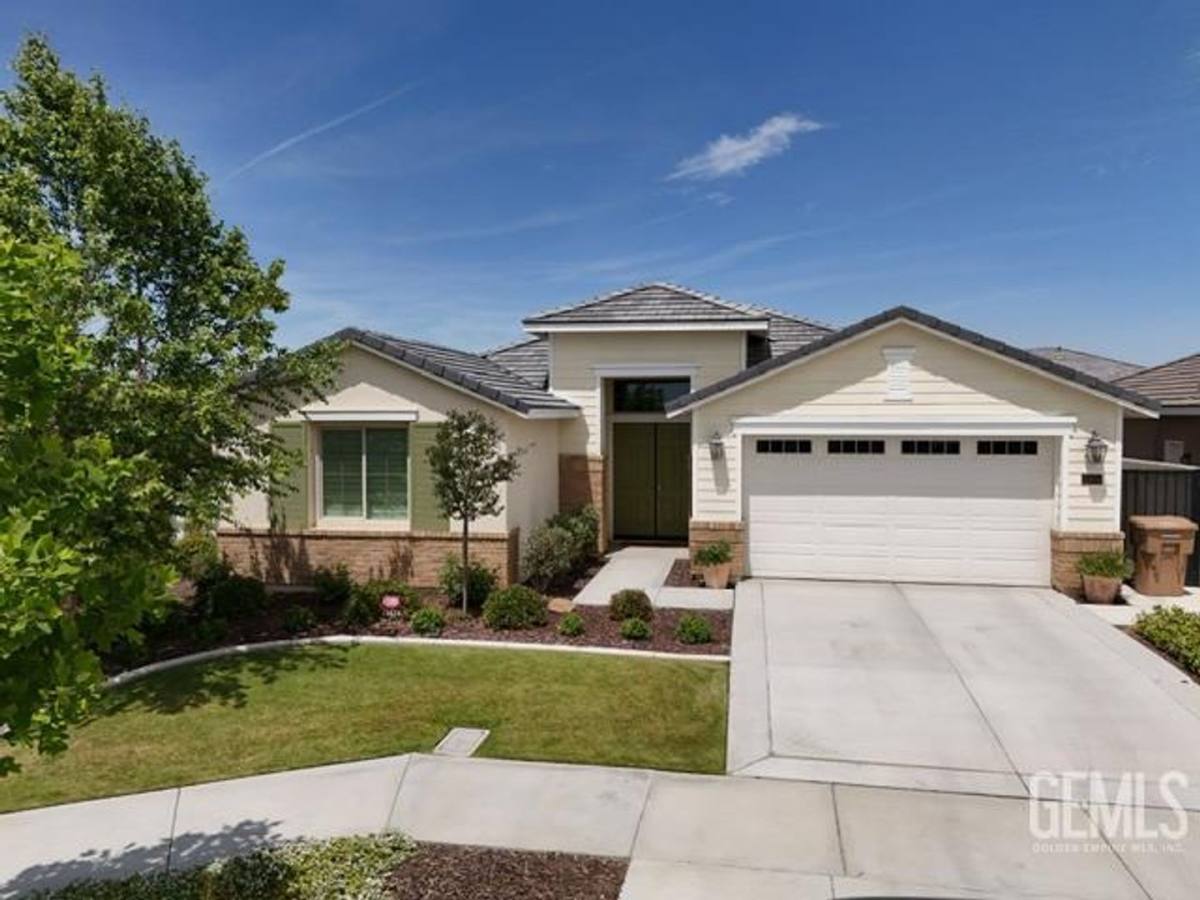 House for rent at 11624 Hollybrook Lane, Bakersfield, CA 93311