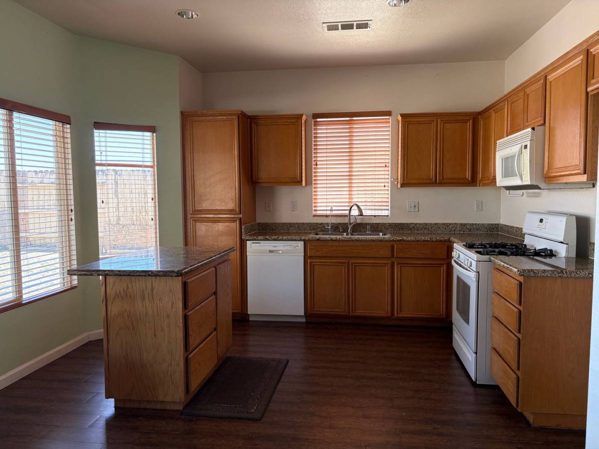 House for rent at 1010 Clearview St, Tehachapi, CA 93561