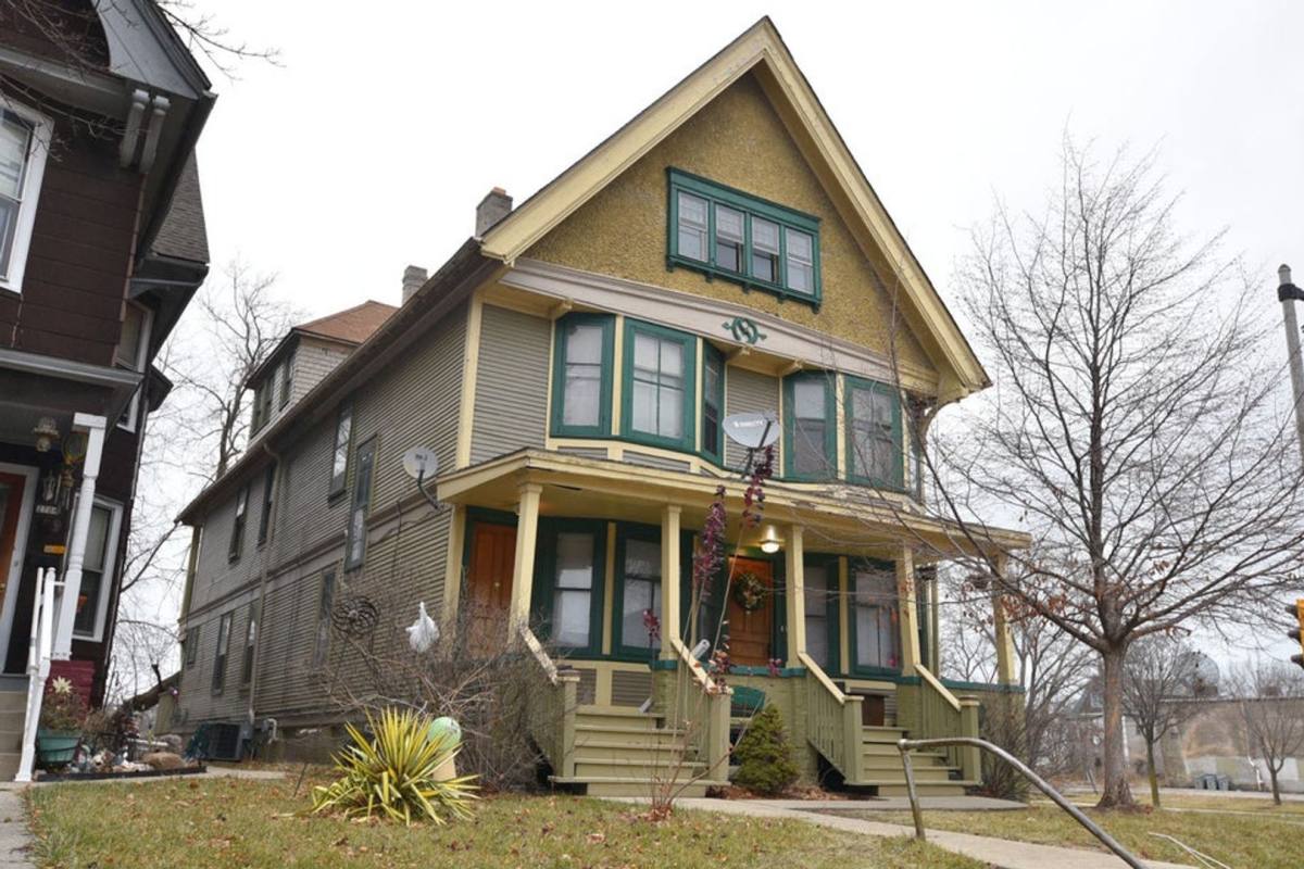 Apartment for rent at 2700-2702 W State St, Milwaukee, WI 53208