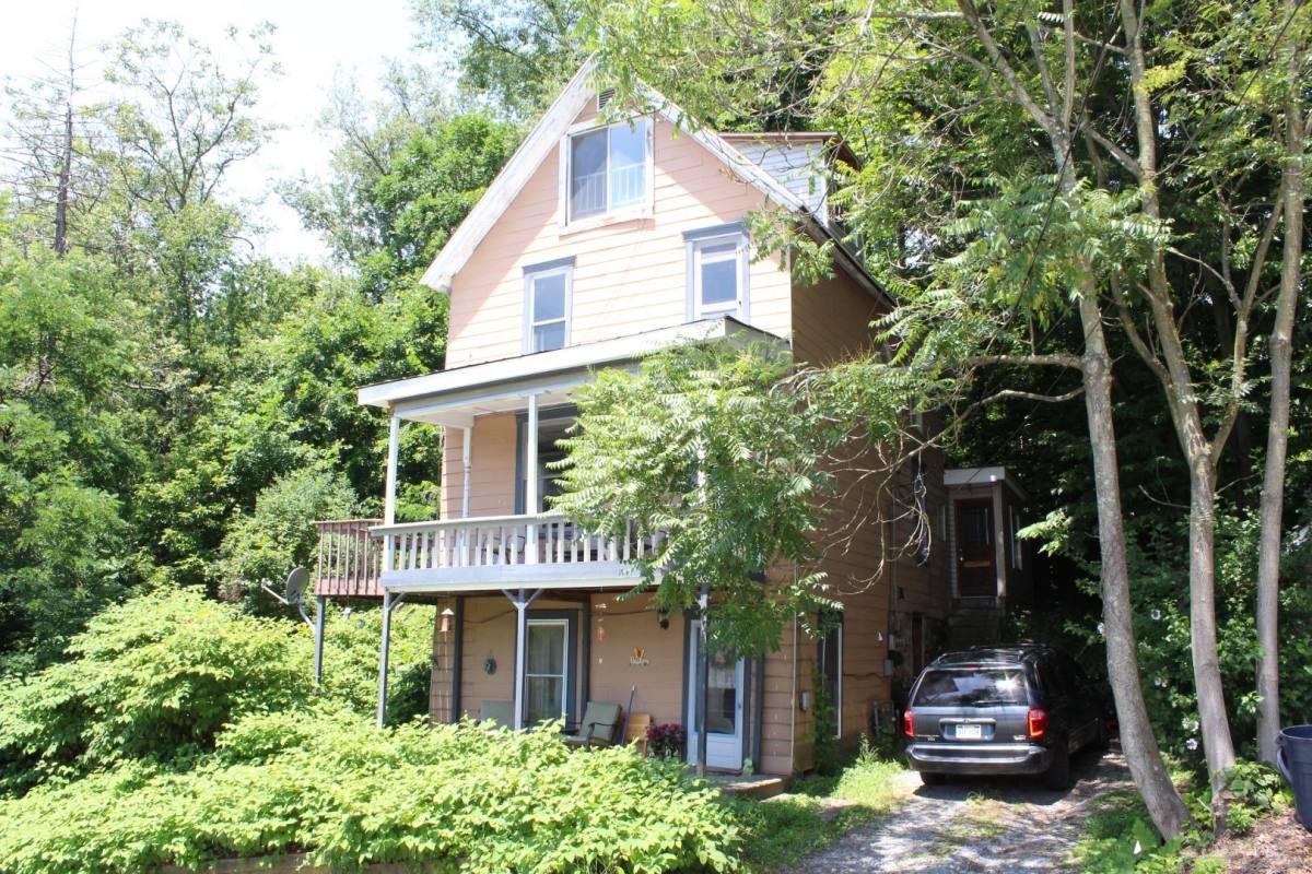 Apartment for rent at 1195 Mineral Ave, Morgantown, WV 26505