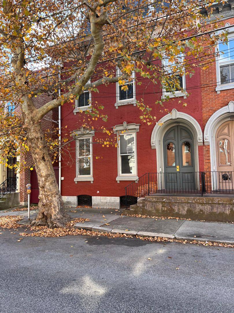Apartment for rent at 150 W Louther St, Carlisle, PA 17013