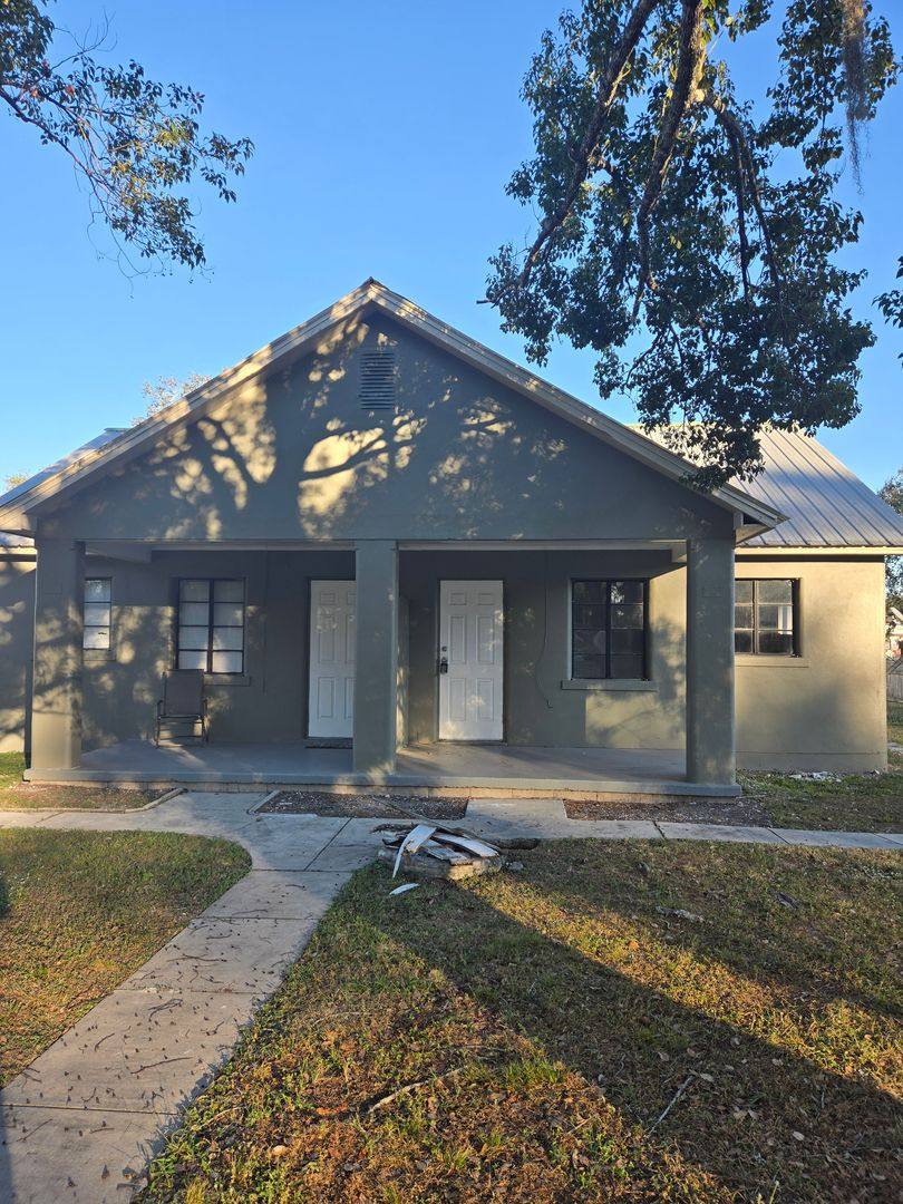 House for rent at 4352 6th St, Zephyrhills, FL 33542