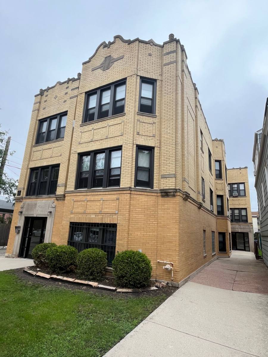 Apartment for rent at 2044-46 W Berteau Ave, Chicago, IL 60618