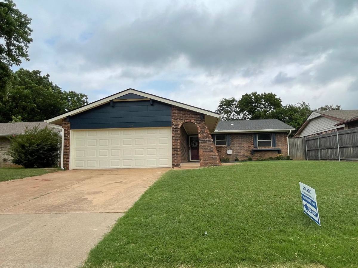 House for rent at 801 Willow Ridge Place, Edmond, OK 73003