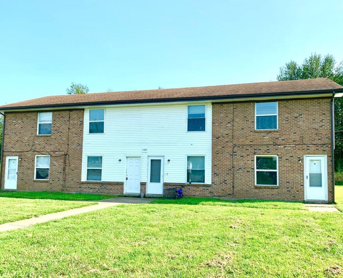Apartment for rent at 1209 Stateline Rd, Oak Grove, KY 42262