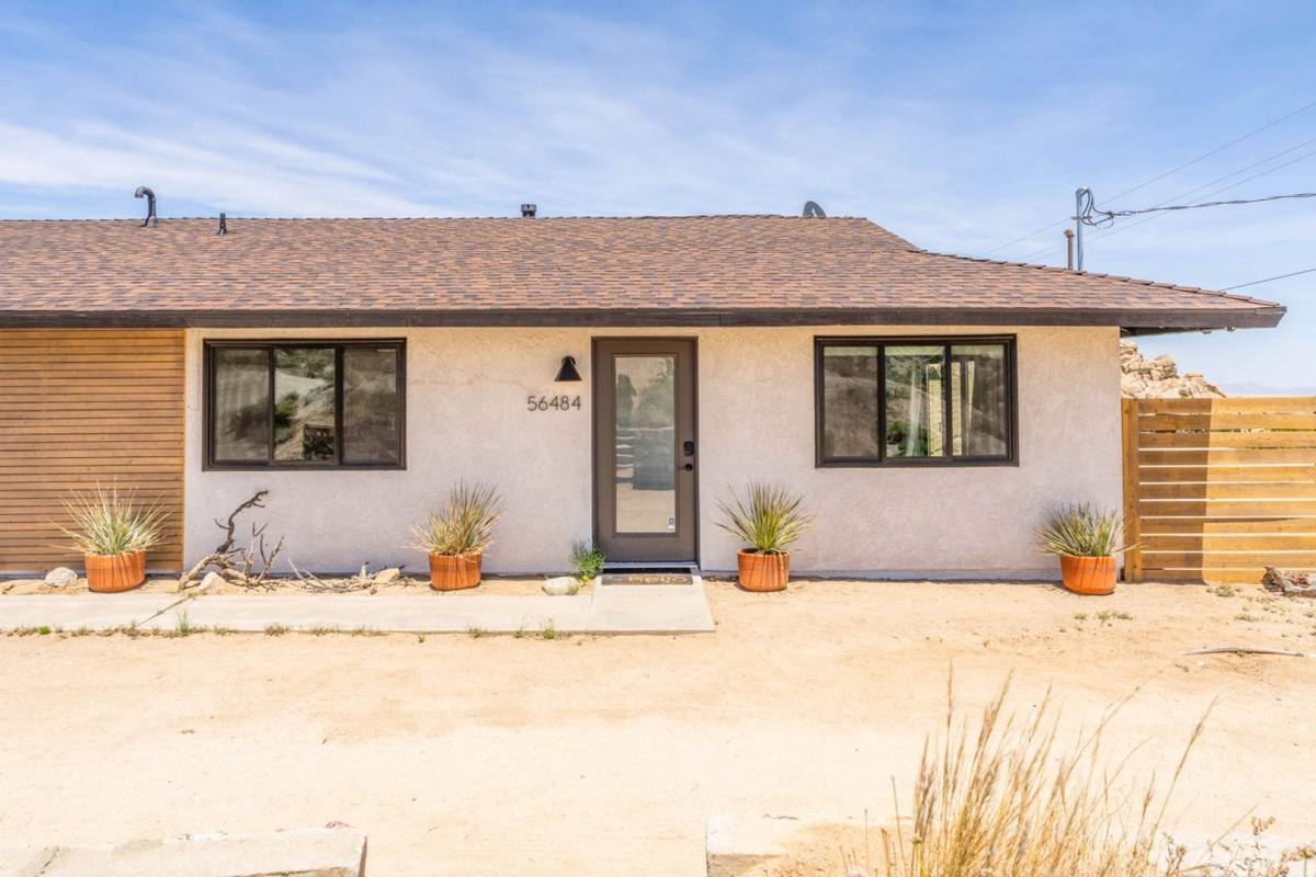House for rent at 56484 Oakwood Dr, Yucca Valley, CA 92284