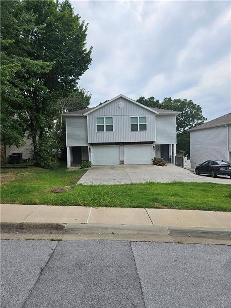 Apartment for rent at 2489 N Brophy St, Fayetteville, AR 72703