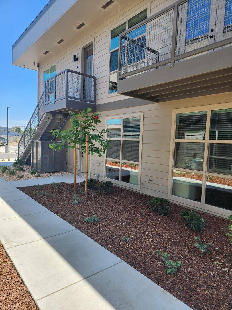 Apartment for rent at 1000 W 7th St, Hanford, CA 93230