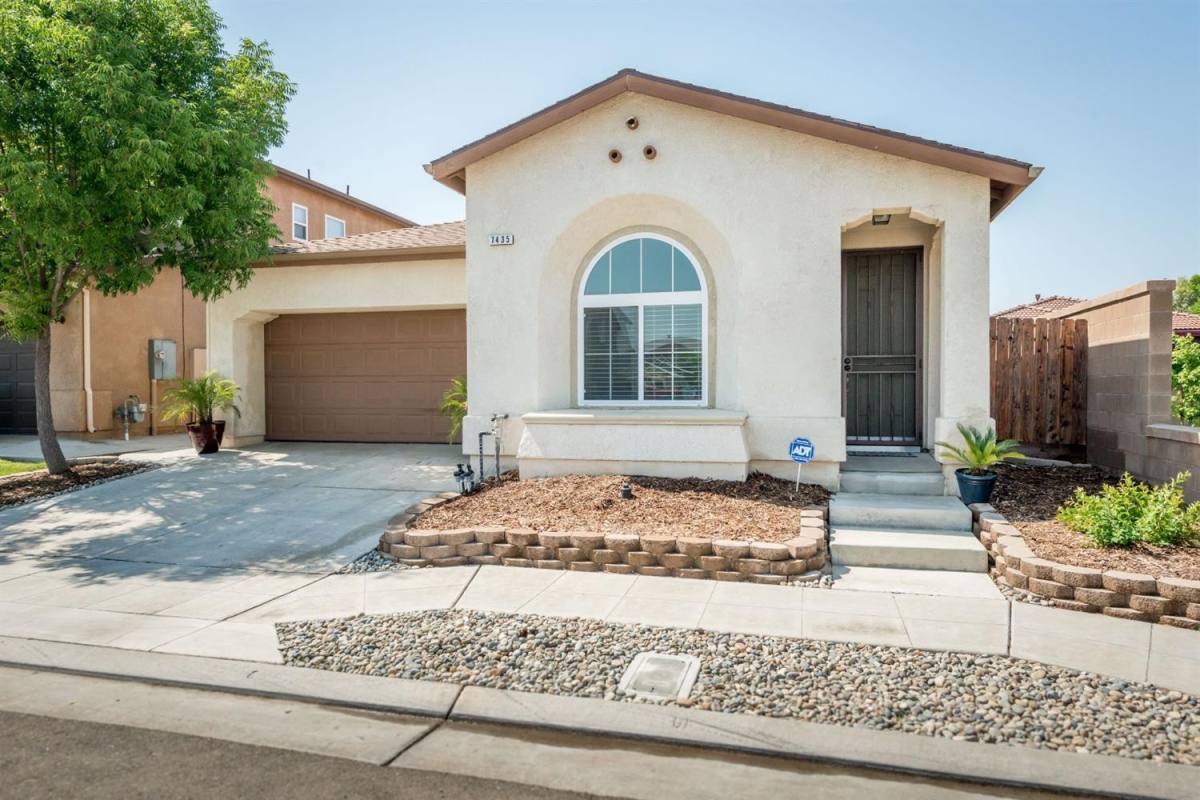 House for rent at 7435 E Robinson Ave, Fresno, CA 93737