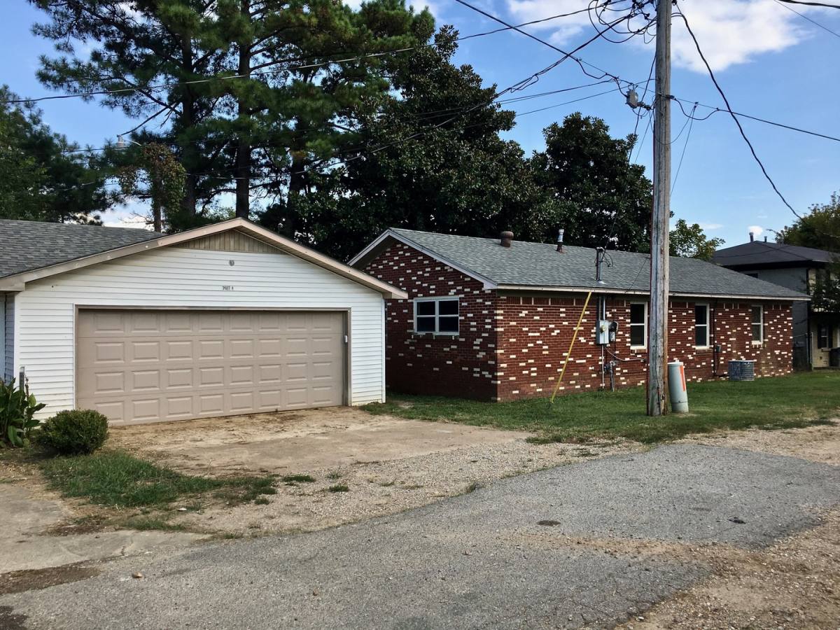 Apartment for rent at 3907 Hill Dr, Jonesboro, AR 72401