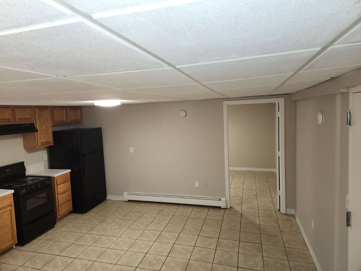 Apartment for rent at 23 Ward Place, Hartford, CT 06106