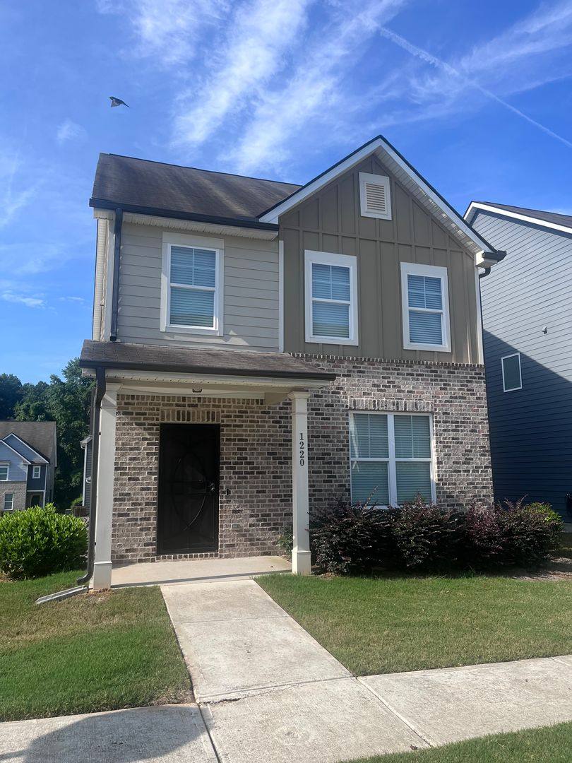 House for rent at 1220 Hawthorne Trail, Atlanta, GA 30344