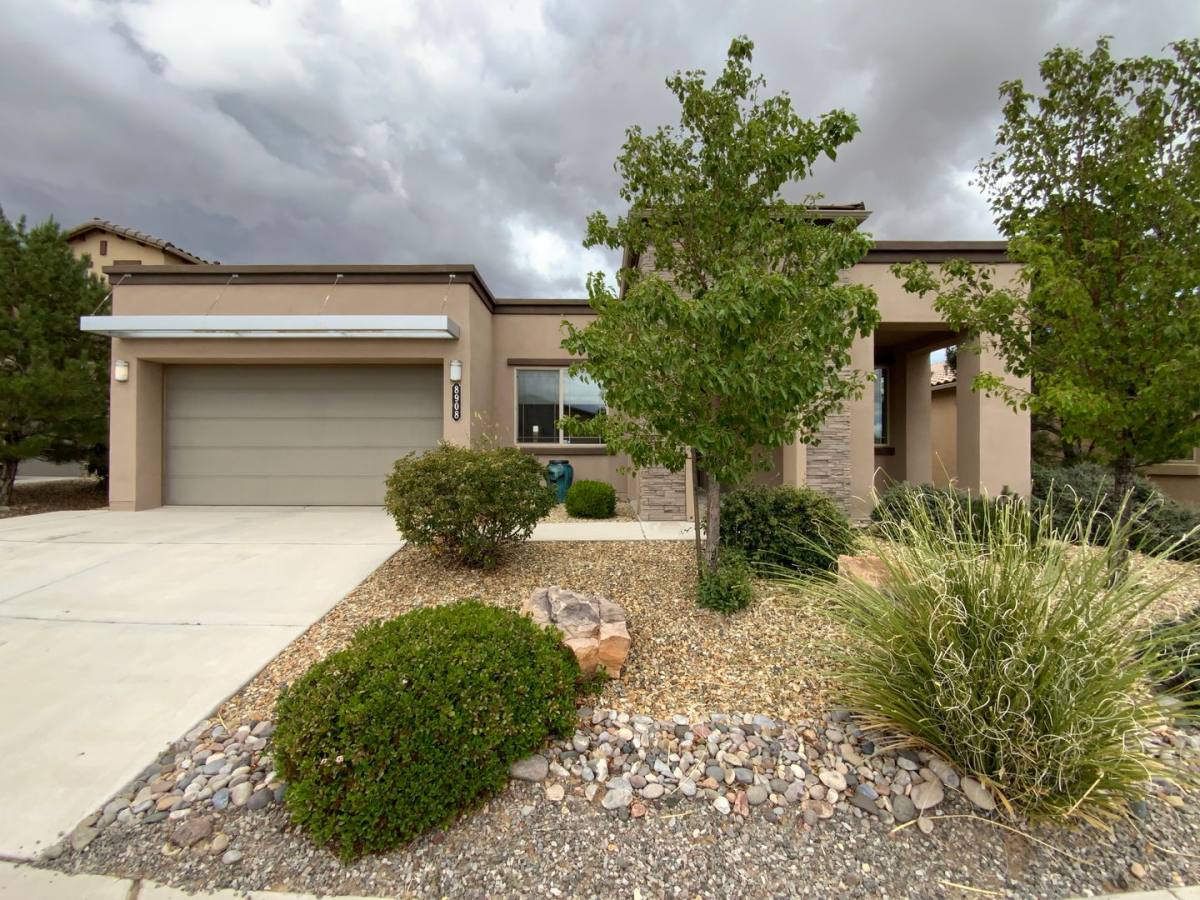 House for rent at 8908 Sunhorn Place NW, Albuquerque, NM 87114