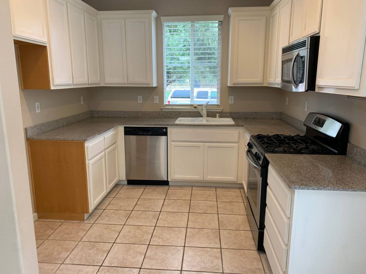 House for rent at 525 Descanso Bay Circle, Tulare, CA 93274