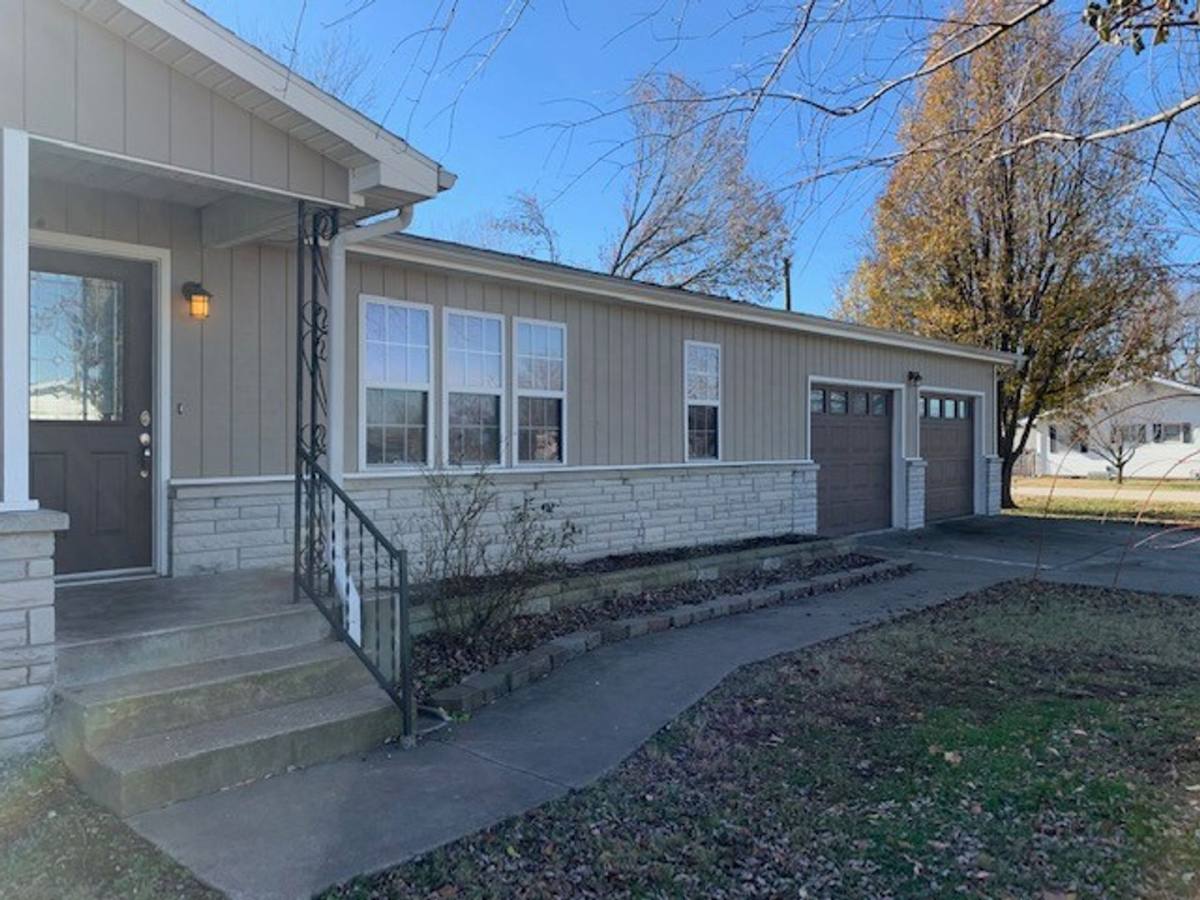 House for rent at 300 E Dennis St, Willard, MO 65781