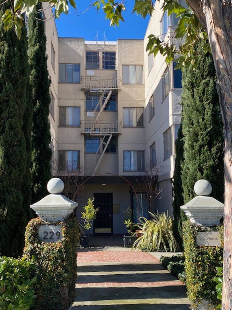 Apartment for rent at 229 Macarthur Blvd, Oakland, CA 94610