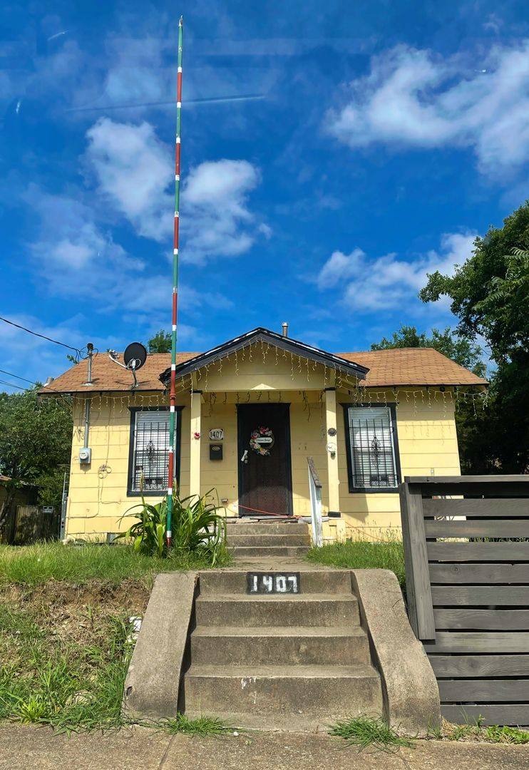 House for rent at 1407 S Denley, Dallas, TX 75216