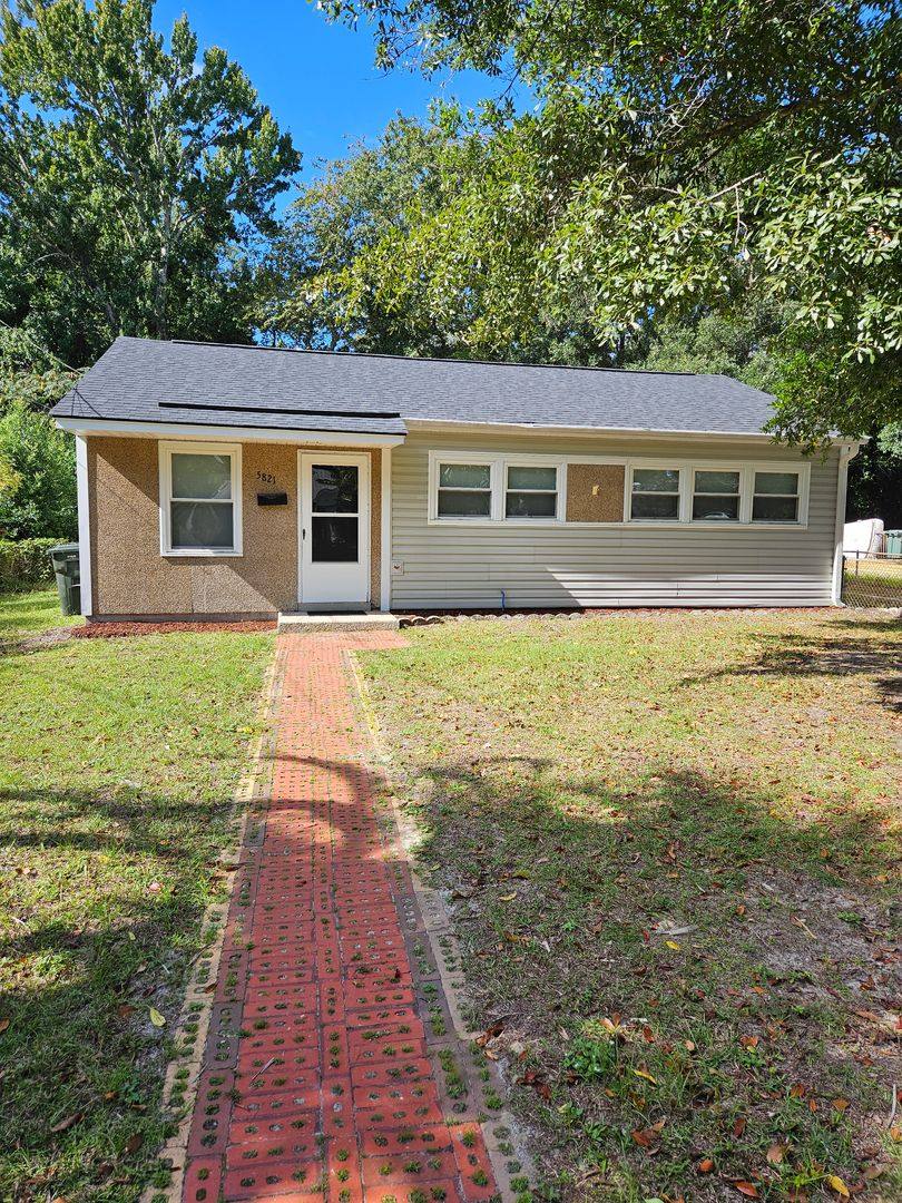 House for rent at 5821 Robinhood Dr, Hanahan, SC 29410