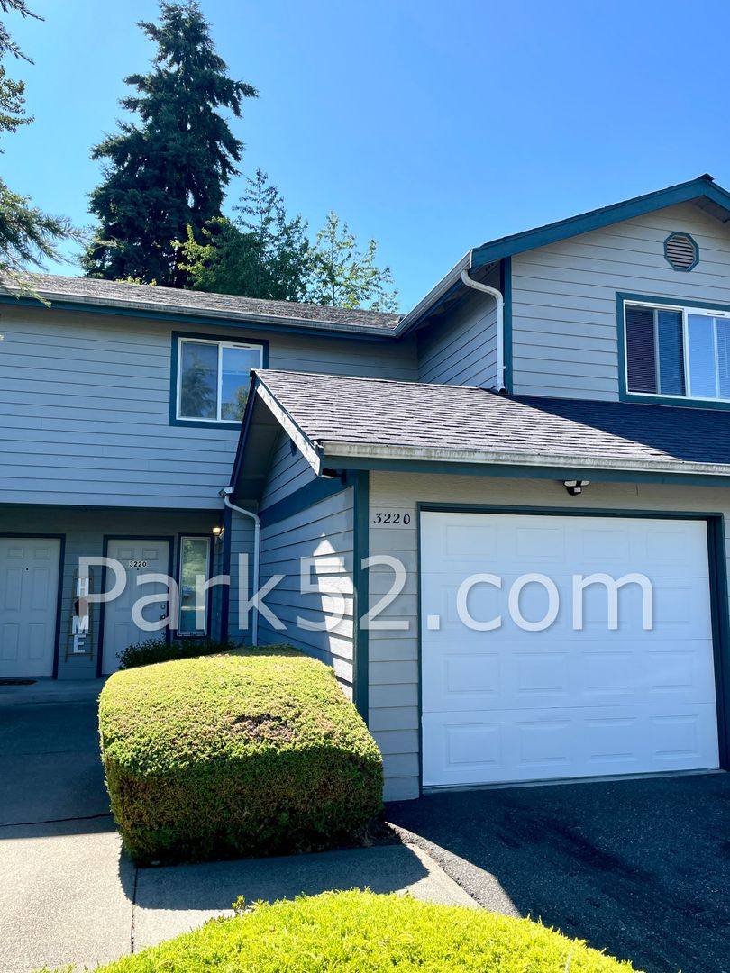 Townhouse for rent at 3220 Morrison Rd W, Tacoma, WA 98466