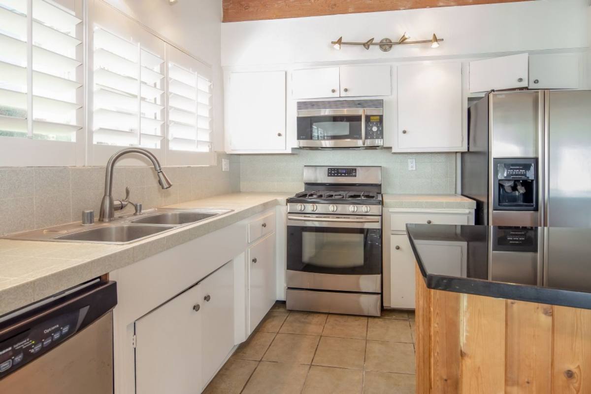Apartment for rent at 871 Park Ave, Laguna Beach, CA 92651