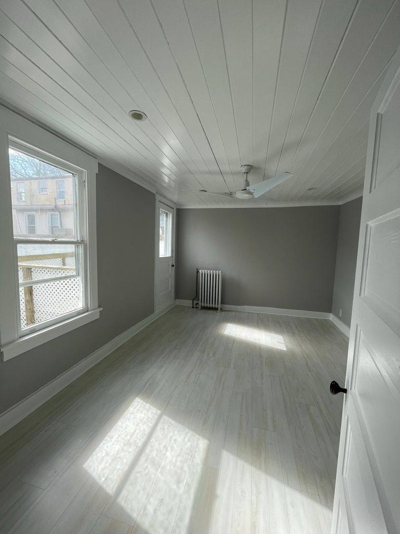 Apartment for rent at 41 Maryland Ave, Annapolis, MD 21401