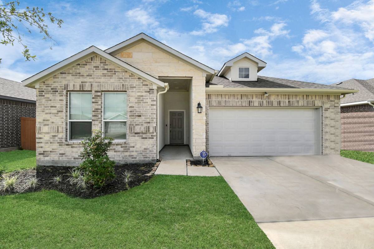House for rent at 10615 Cascade Creek Dr, Rosharon, TX 77583