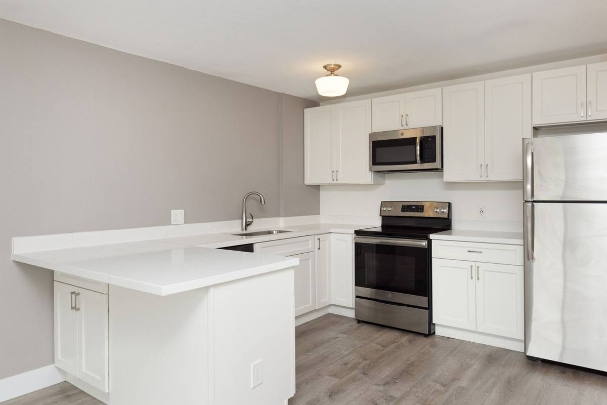Apartment for rent at 355 Estabrook St, San Leandro, CA 94577
