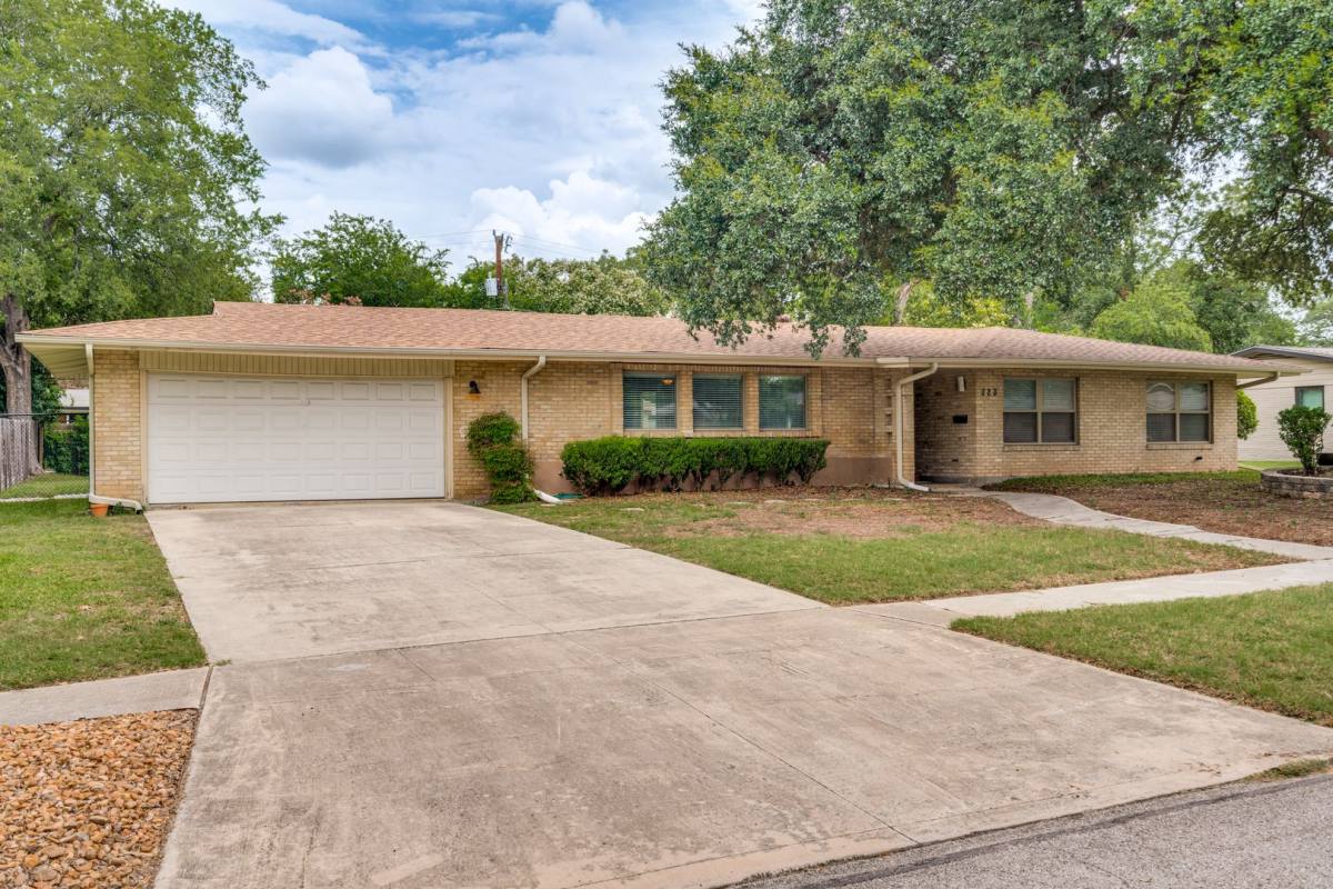 House for rent at 223 Beechwood Lane, San Antonio, TX 78216