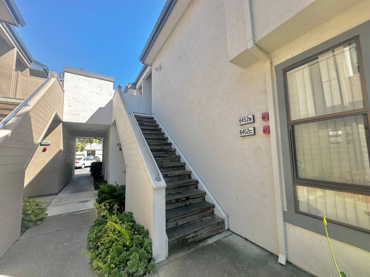 Apartment for rent at 6452 Buena Vista Dr, Newark, CA 94560