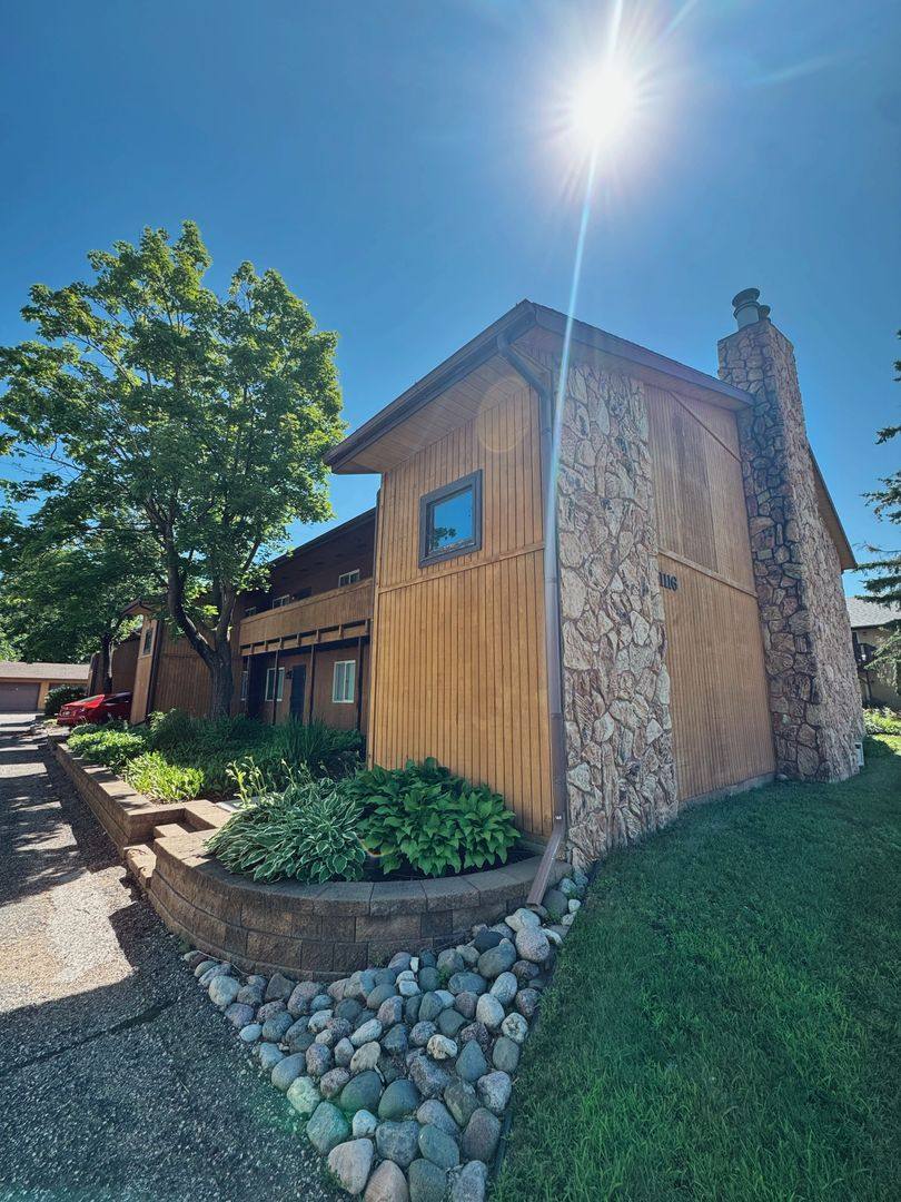 Apartment for rent at 1116 10th Ave N, Onalaska, WI 54650