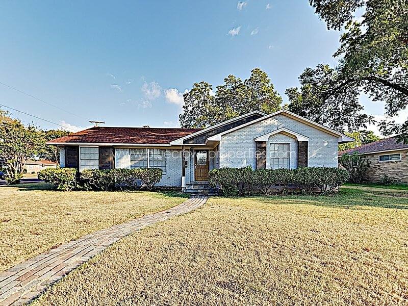 House for rent at 8476 Sweetwood Dr, Dallas, TX 75228