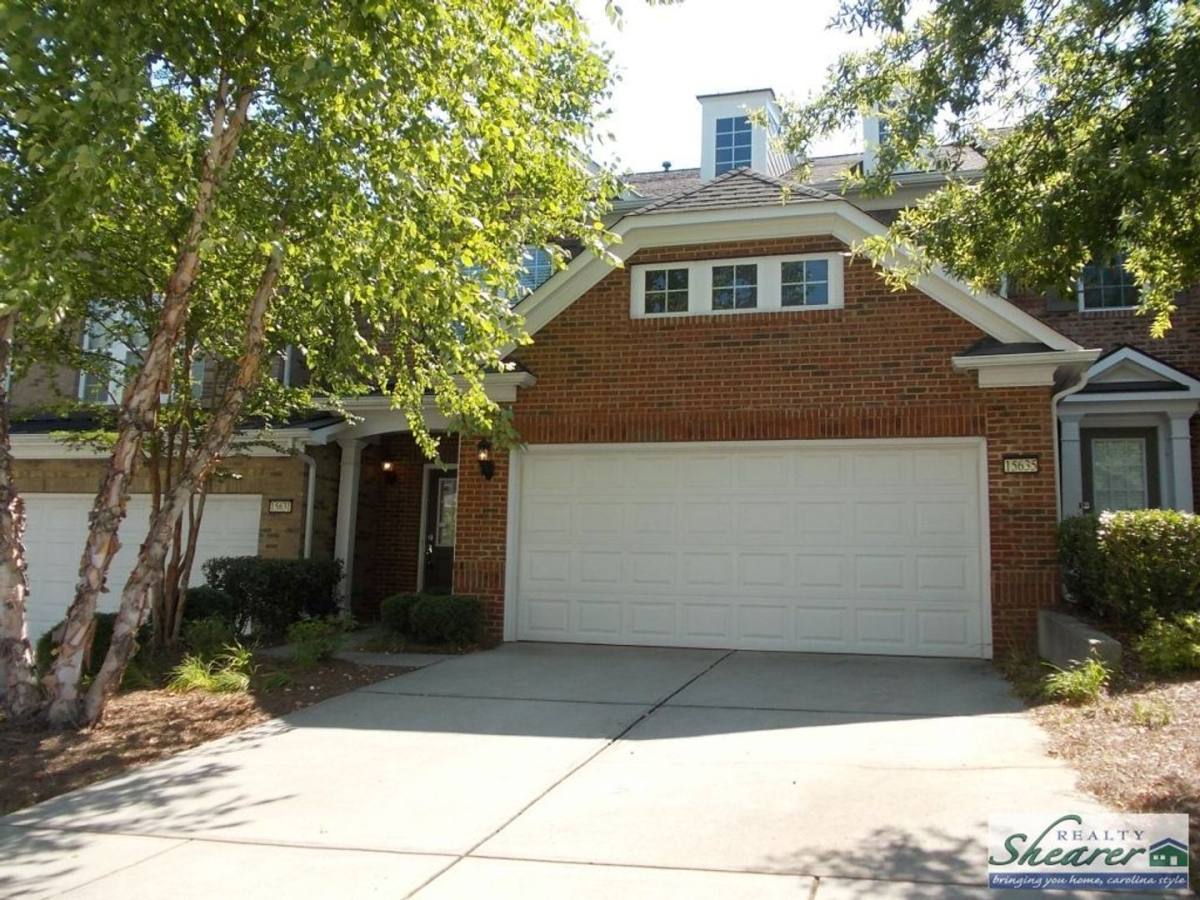 Townhouse for rent at 15635 Canmore St, Charlotte, NC 28277