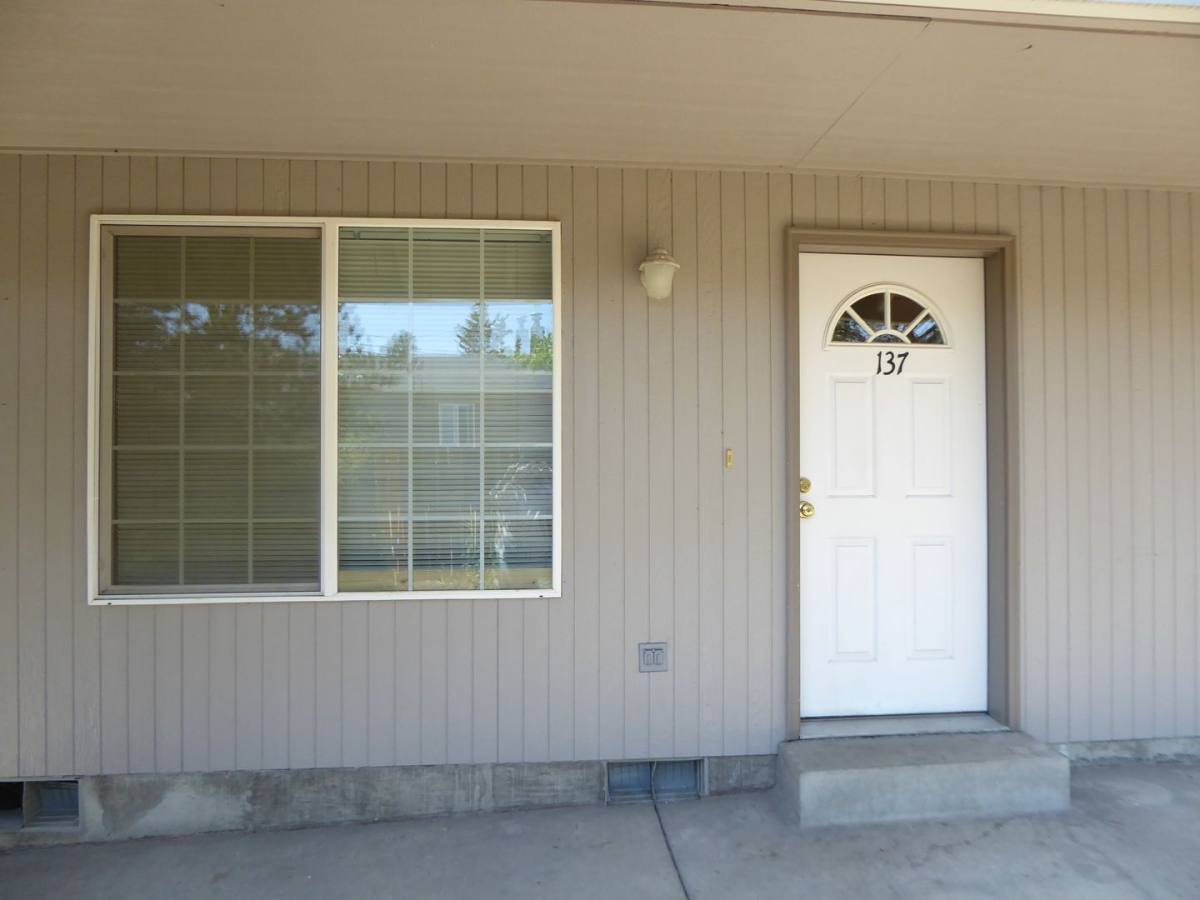 Apartment for rent at 137 Zephyr Court, Roseburg, OR 97470