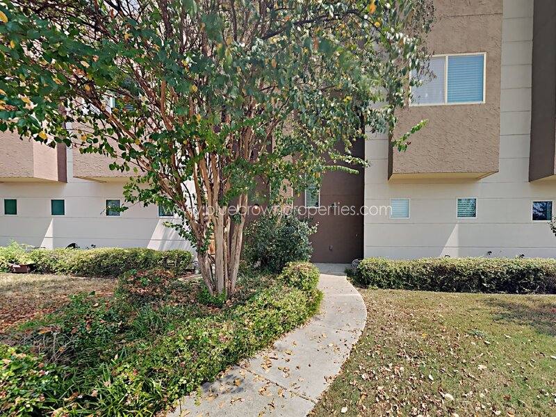 Townhouse for rent at 1508 Hope St, Dallas, TX 75206