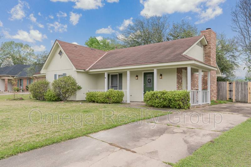 House for rent at 2012 Woodmere Loop, Montgomery, AL 36117