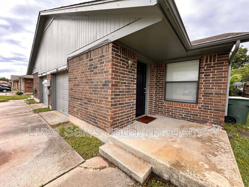 House for rent at 202 Barrett Place, Eakly, OK 73033