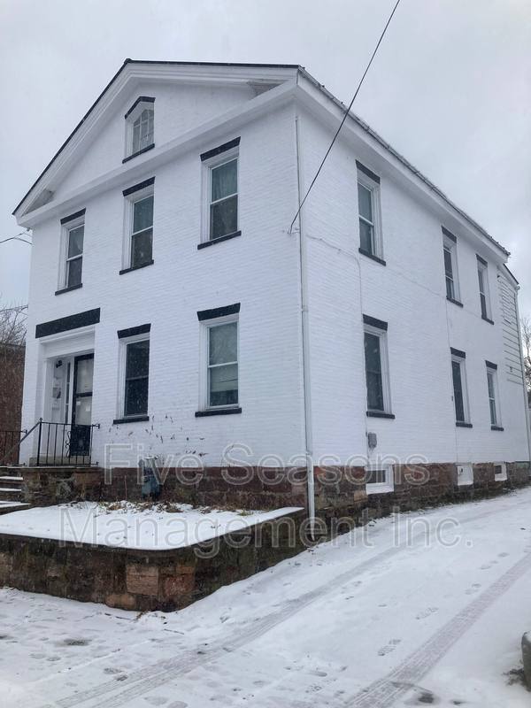 Apartment for rent at 29 Murray St #3, Burlington, VT 05401